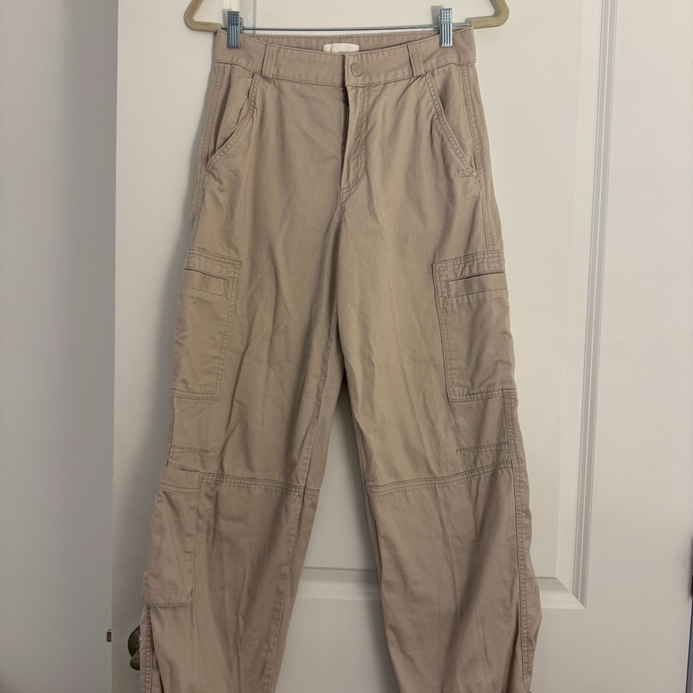 Women’s H&M Tan Cargo Pants